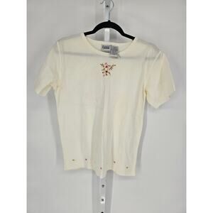 Capacity Petites Women's Floral Embroidered Round Neck Cotton T-shirt Size M